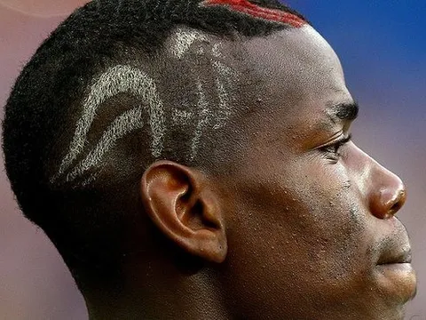 Chưa đi được đâu, Pogba!
