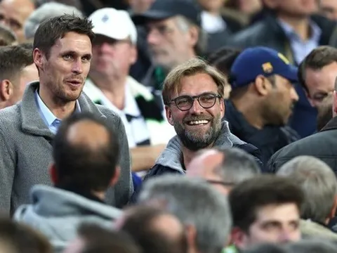 Chùm ảnh: Klopp "hành hạ" học trò trên Nou Camp