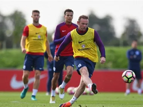 Chùm ảnh: Rooney miệt mài tập luyện trong màu áo tuyển Anh