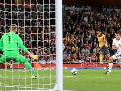 Chùm ảnh: Walcott tỏa sáng, Arsenal lại 'giết hạ' thêm một đội bóng Thụy Sĩ