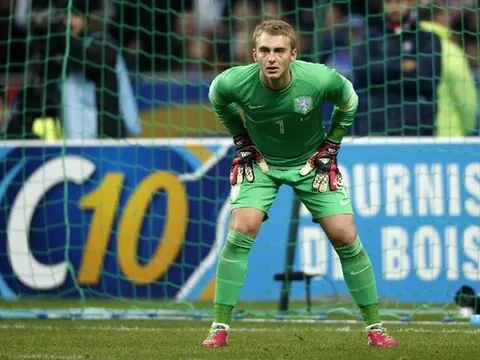 Barca tìm được người thay thế Bravo