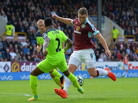 Kỷ lục khó tin trong trận Liverpool thua Burnley