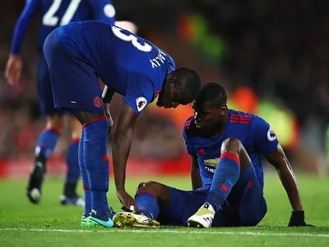 Cổ động viên MU dồn sự tức giận lên Paul Pogba