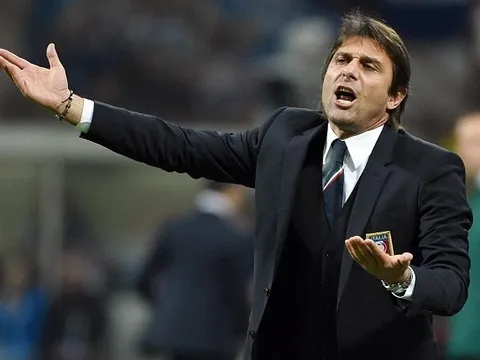 Conte khéo léo 'nịnh' chủ tịch Abramovich