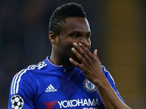 Conte lắc đầu, công thần của Chelsea gần như phải ra đi