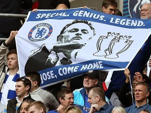 Conte và sứ mệnh xua tan ám ảnh Mourinho