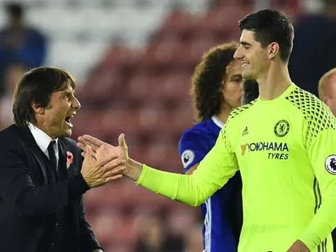 Courtois khiến fan Chelsea sướng rơn