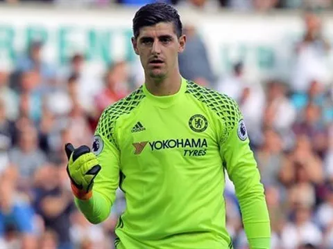Courtois: Làm thủ môn tại Premier League rất khổ