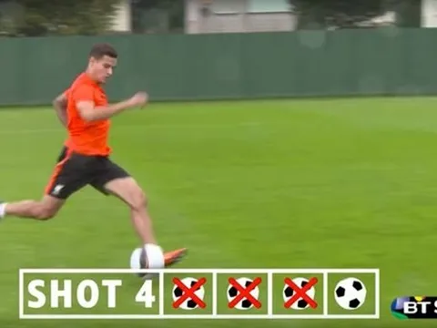 Coutinho vã mồ hôi tái hiện bàn thắng để đời của Bergkamp