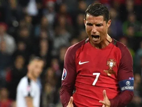 Cristiano Ronaldo mất ngủ vì hỏng ăn penalty