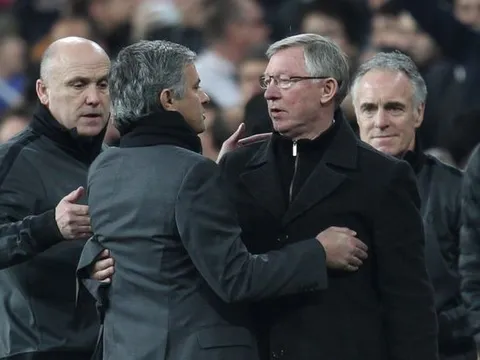 Mourinho ra mắt derby Manchester có khá hơn Moyes, Van Gaal?