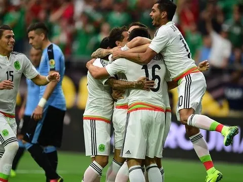 Không Suarez, Uruguay thua đau trước Mexico