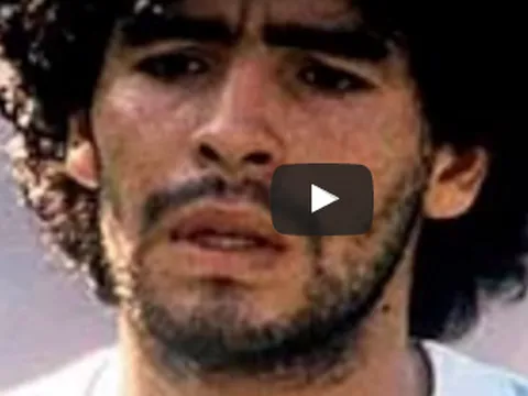 Cùng chiêm ngưỡng 'dị nhân' Maradona chơi bóng