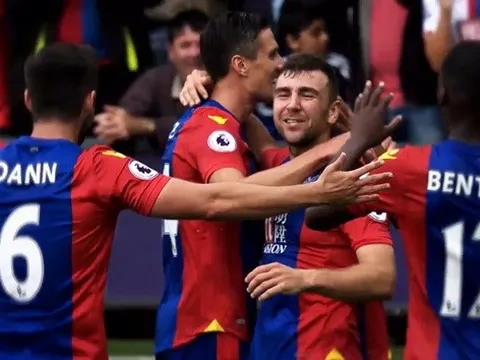 Cuối cùng thì Premier League vẫn chạy và sút