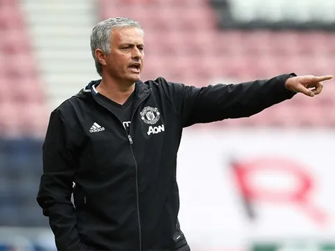 Cựu sao Arsenal dự đoán kết quả trận Man United - Stoke City
