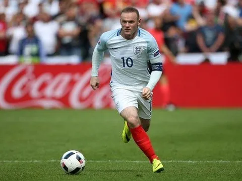 Đá vai trò mới, Wayne Rooney nói gì?