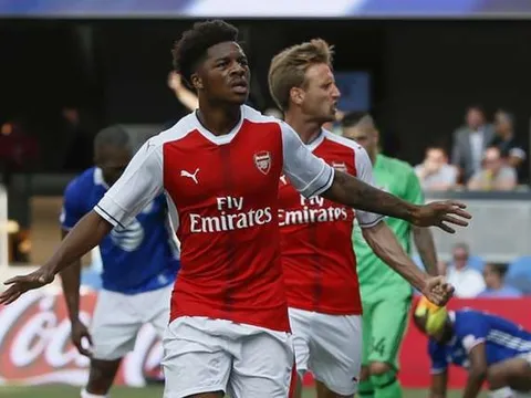 Đại chiến Liverpool, Wenger cầu viện tài năng trẻ