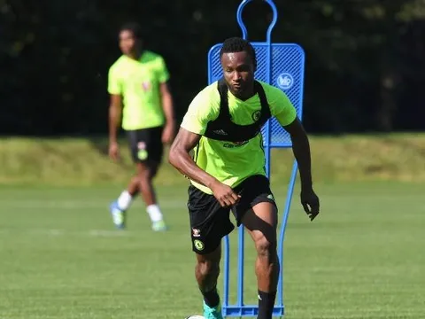 Đại gia Ligue 1 tính chuyện giải cứu Obi Mikel