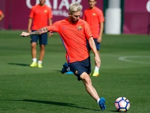 Dàn sao Barca rạng rỡ trước trận đối đầu Leicester City