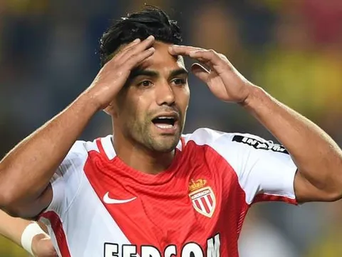 Đang thăng hoa, Falcao bỗng dính chấn thương nặng