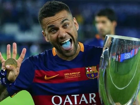 Dani Alves chính thức xác nhận đầu quân Juventus