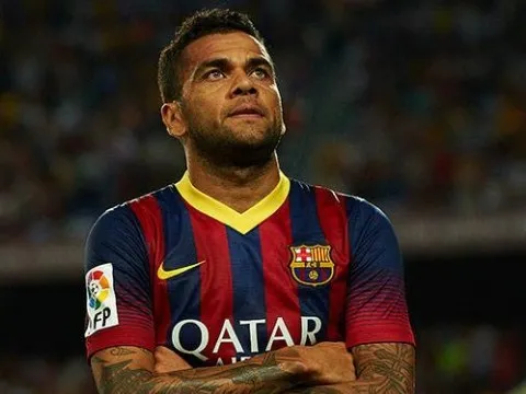 Dani Alves khi còn khoác áo Barcelona
