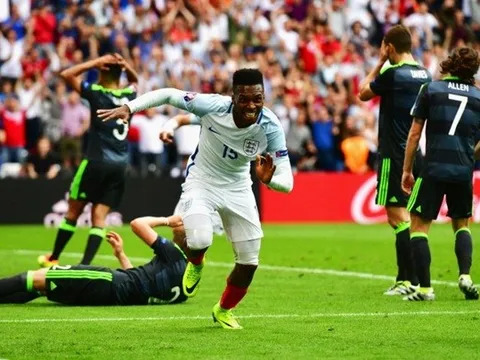 Ghi bàn quyết định, Sturridge tạo cơn sốt trên Twitter