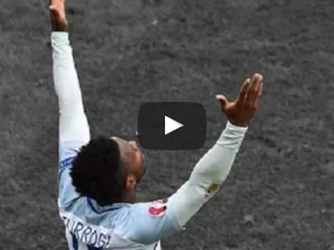 Daniel Sturridge chơi cực hay trong trận đấu với xứ Wales