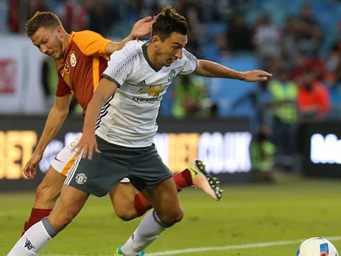 Darmian phũ phàng với Roma vì Man United