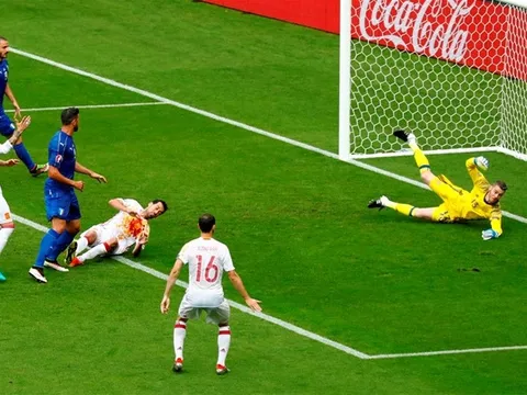 David de Gea nhiều lần cứu thua trước Italia