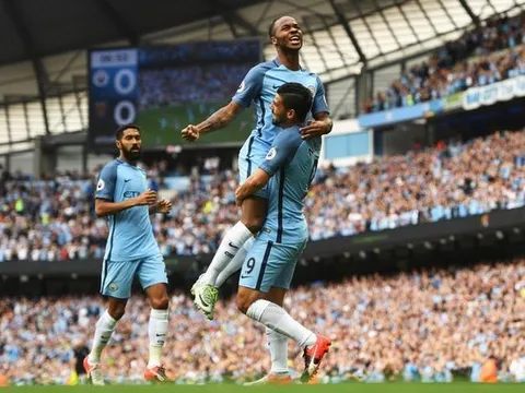 Đây là lý do Raheem Sterling hay nhất tháng 8
