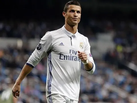 Đề nghị gia hạn của Ronaldo bị Real Madrid từ chối