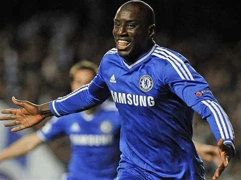 Demba Ba khi còn khoác áo Chelsea