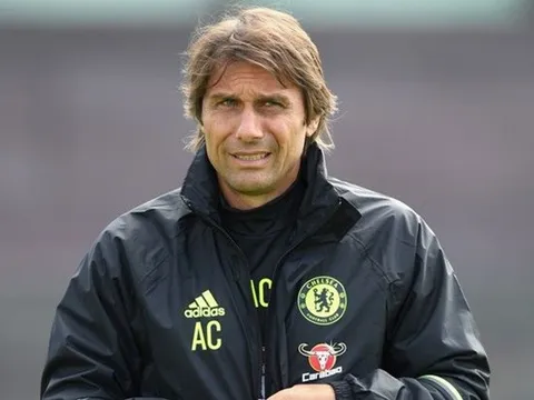 Đến huyền thoại Liverpool cũng yêu mến Conte vì sự điềm tĩnh