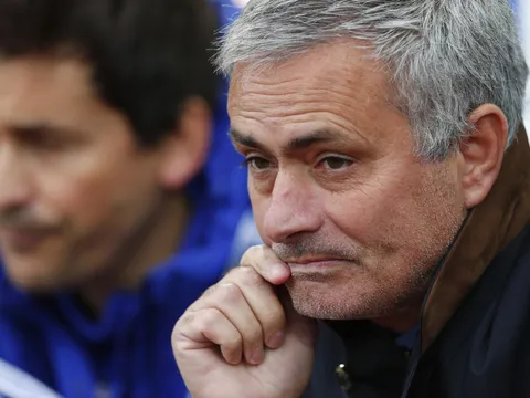 Điểm lại 12 lần Mourinho bị trừng phạt trong sự nghiệp
