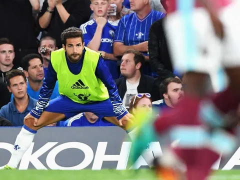 Điểm tin chiều 04/10: Xavi ủng hộ Ronaldo giành QBV; Chelsea bán tháo Fabregas cho Milan