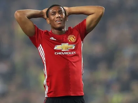 Điểm tin chiều 20/11: Sao Man Utd bị chỉ trích nặng nề, Barca tệ nhất sau 10 năm