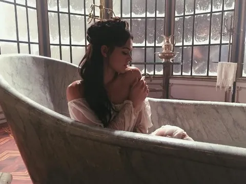 Điểm tin hậu trường 07/10: Bạn gái Neymar điêu đứng vì lộ clip sex 