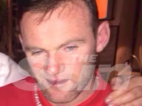 Điểm tin hậu trường 17/11: Rooney say "quắc cần câu" ở tiệc cưới, Nữ cầu thủ TBN bị kẻ gian quay lén khi đang tắm