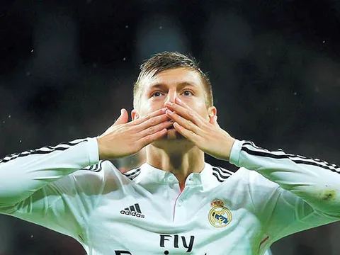Điểm tin sáng 01/10: Thành Manchester đại chiến vì Kroos; Arsenal tranh sao trẻ với Barca, Real