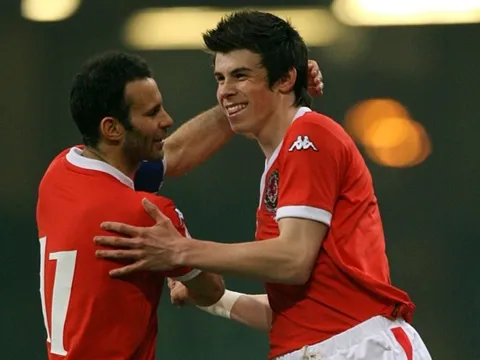 Điểm tin sáng 17/11: Bale xem trọng Giggs hơn Ronaldo; Arsenal chịu thiệt thòi trước M.U