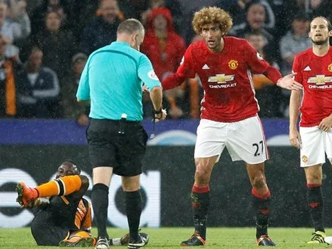 Điểm tin sáng 30/08: Fellaini lỡ derby Manchester; Ibrahimovic được trọng thưởng; Arsenal sẵn sàng chia tay Wilshere