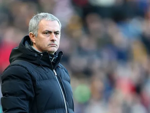 Điểm tin tối 10/09: Mourinho chỉ trích tất cả, Bravo bị ném đá, Kante xuất sắc hơn Makelele
