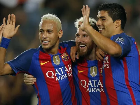 Điểm tin tối 17/10: Pogba lại bị chỉ trích; Neymar gia hạn với Barca; Milan xem giò Fabregas