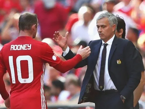 Điểm tin tối 20/09: Mourinho cân nhắc loại Rooney; Courtois mở đường rời Chelsea