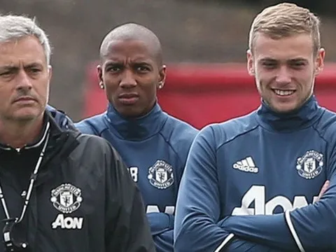 Dính chấn thương nặng, tiền đạo trẻ Man Utd nghỉ hết mùa