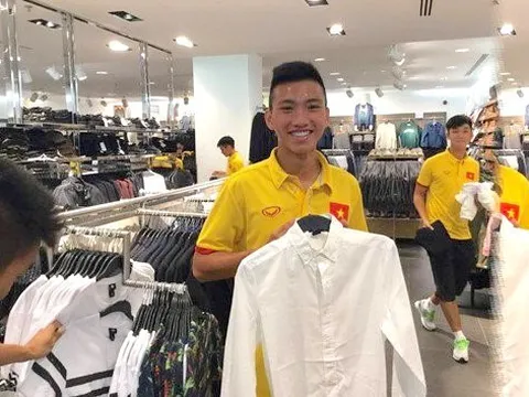 U19 Việt Nam đi mua sắm trước trận gặp Iraq