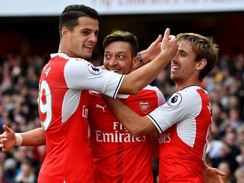 Đội hình kết hợp M.U vs Arsenal: Không Ibra, Quỷ đỏ lép vế