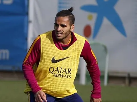 8 trận 11 danh hiệu, hậu vệ Brazil vẫn bị Barca cho mượn