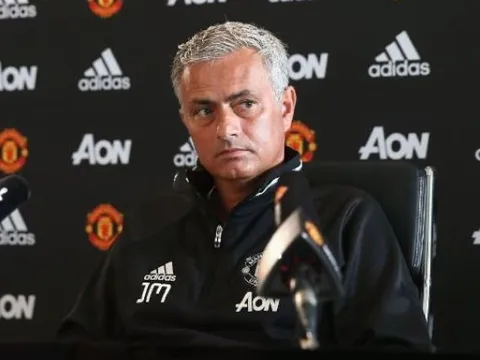 Paul Pogba là Scholes, Gerrard mà Mourinho hằng ao ước